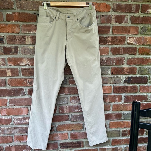 Lululemon ABC Pants Men’s 30 x 31.5 Beige Golf Commuter Stretch Chino FLAW READ - Picture 1 of 12